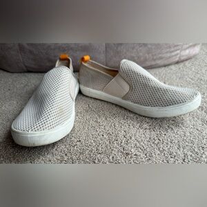 Boys H&M khaki white mesh slip on sneakers, size 2